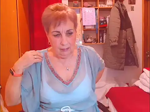 Victoria5643 online show from November 30, 2025, 2:10 pm