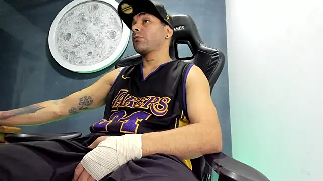 Bryan Bronx online show from March 17, 2025, 11:11 pm