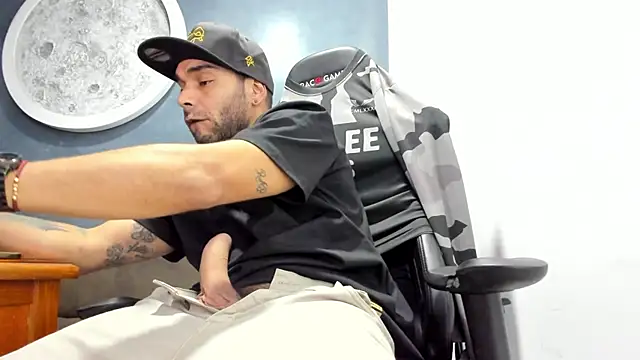 Bryan Bronx online show from October 25, 2025, 2:08 am