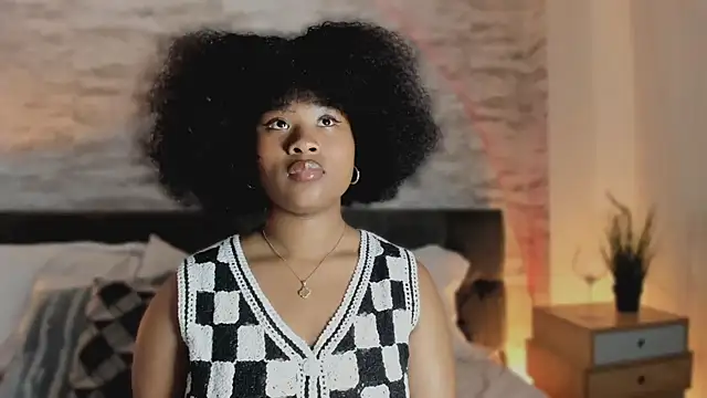 Anneth  M online show from November 5, 2025, 7:36 pm