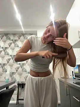 Ketitull online show from September 29, 2025, 5:56 am