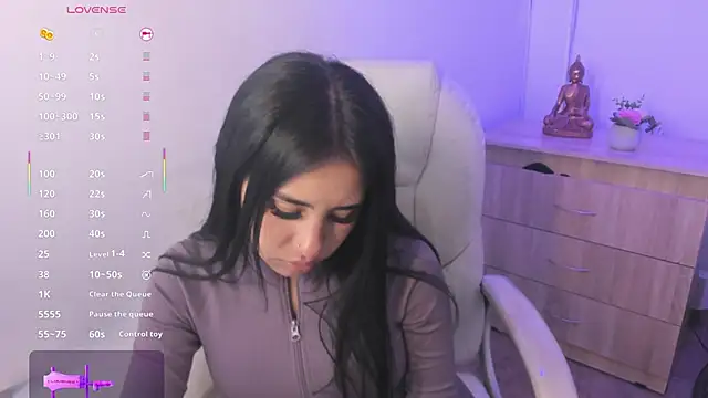 Chanttall  online show from December 3, 2025, 3:47 am