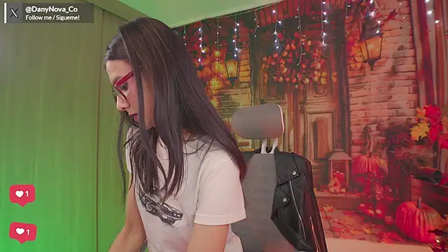 DanyNova Co online show from October 28, 2025, 9:06 pm