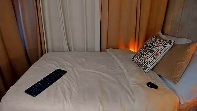 SofiMeza online show from February 4, 2025, 5:23 pm