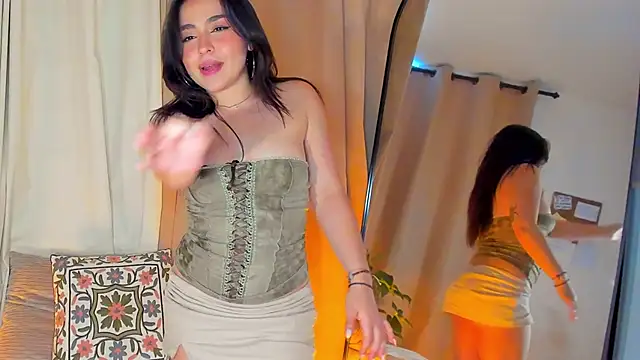 SofiMeza online show from March 18, 2025, 6:37 pm