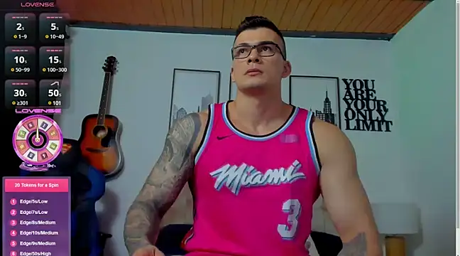 Snapshot of seancarreraa chatting on December 13, 2024, 8:04 pm seancarreraa online show from December 13, 2024, 8:04 pm