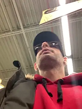 Snapshot of hailzeffn chatting on February 28, 2026, 10:55 pm hailzeffn online show from February 28, 2026, 10:55 pm