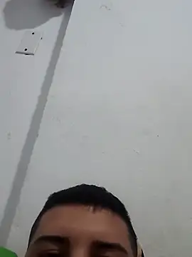 Snapshot of juanalge26 chatting on April 4, 2026, 11:57 pm juanalge26 online show from April 4, 2026, 11:57 pm