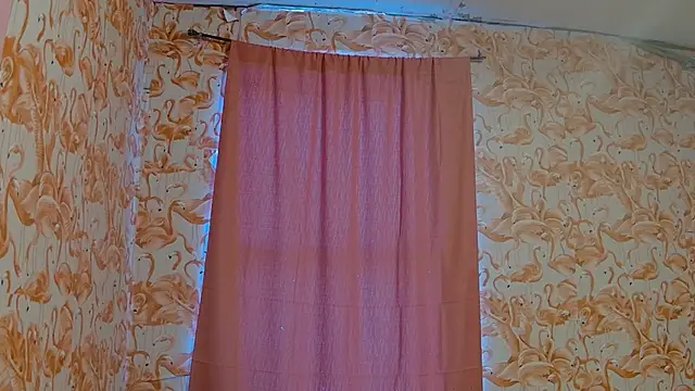 strawberrysmoothie online show from November 12, 2025, 9:25 pm