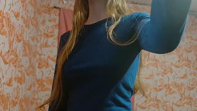 strawberrysmoothie online show from December 17, 2025, 1:00 am