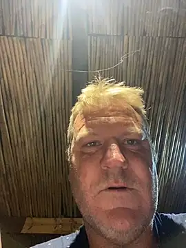 Snapshot of sexycouple109 chatting on December 27, 2024, 12:29 am sexycouple109 online show from December 27, 2024, 12:29 am