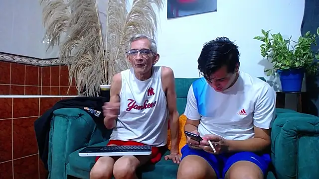 Leon hot X online show from January 20, 2025, 11:10 pm