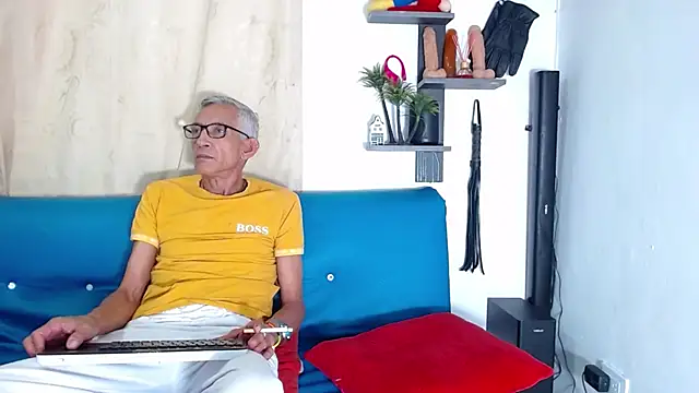 Leon hot X online show from October 12, 2025, 8:30 pm