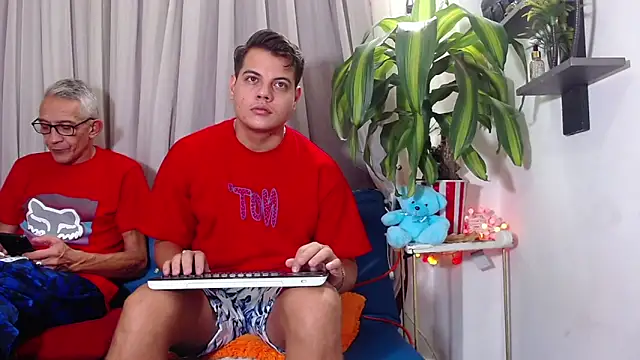 Leon hot X online show from February 26, 2026, 7:46 pm