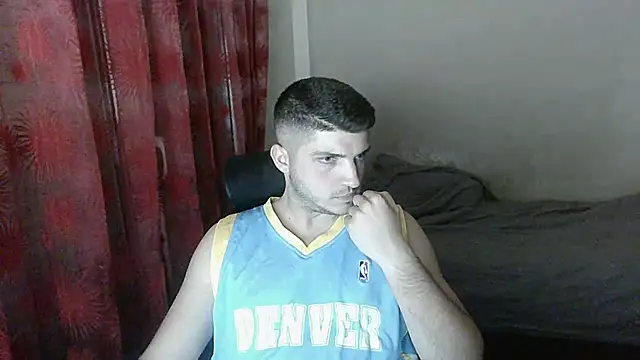 Snapshot of BoiWhore chatting on September 30, 2025, 4:34 pm BoiWhore online show from September 30, 2025, 4:34 pm