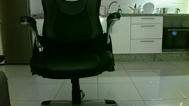 LaraReinaDelSol online show from December 8, 2024, 8:58 pm