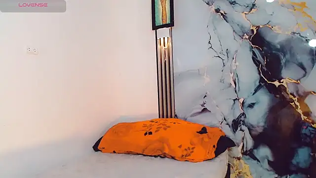 khiara moretti online show from November 11, 2025, 11:21 am