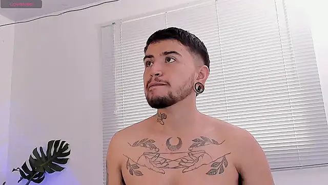 ftmphilip  online show from October 23, 2025, 3:55 pm