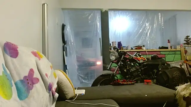 watermellonpussy online show from April 26, 2026, 8:12 am