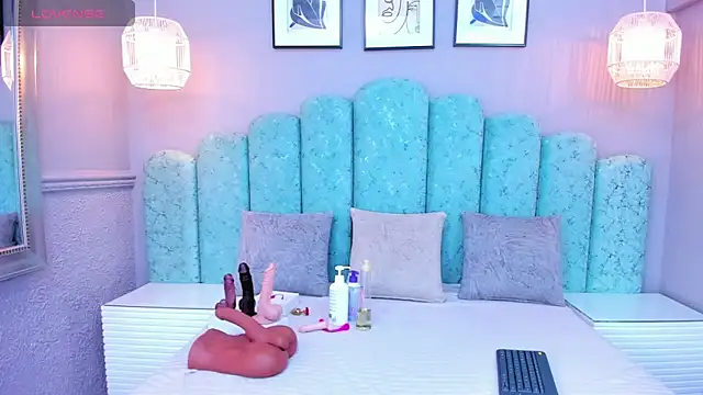 Sara Vanegas online show from January 28, 2025, 3:25 pm