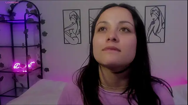 Megan Rodrigo online show from January 23, 2025, 7:51 pm