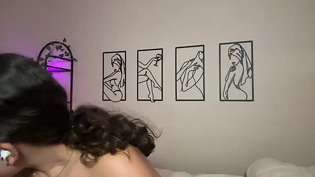 Megan Rodrigo online show from November 20, 2025, 7:02 pm