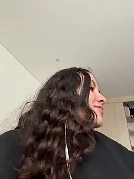 Megan Rodrigo online show from June 6, 2026, 2:33 pm