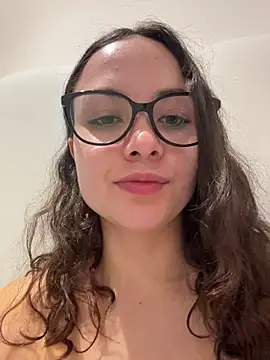 Megan Rodrigo online show from June 14, 2026, 5:09 am