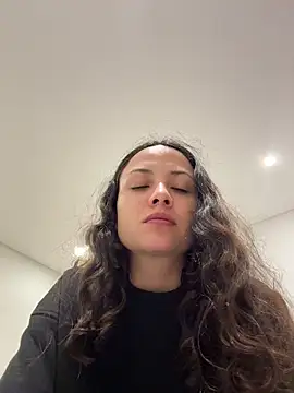 Megan Rodrigo online show from June 25, 2026, 4:45 am