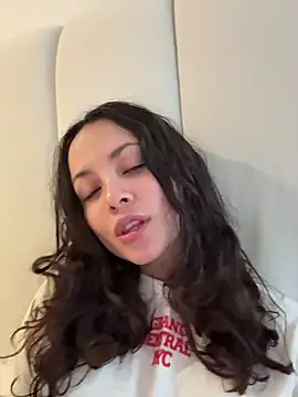 Megan Rodrigo online show from July 2, 2026, 12:44 pm