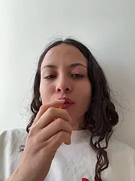 Megan Rodrigo online show from July 5, 2026, 4:47 pm