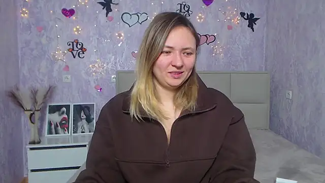 SallyVerda online show from February 12, 2025, 6:51 pm