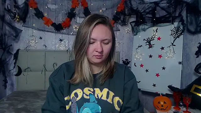 SallyVerda online show from October 22, 2025, 5:13 pm