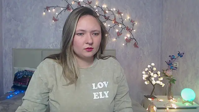 SallyVerda online show from March 17, 2026, 6:33 pm