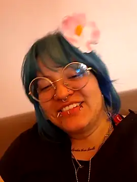 lucky-leah online show from February 7, 2026, 3:32 am