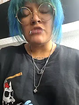 lucky-leah online show from February 15, 2026, 4:09 am