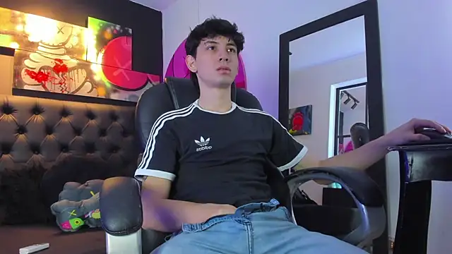 Santi delacruz online show from January 2, 2025, 2:35 pm