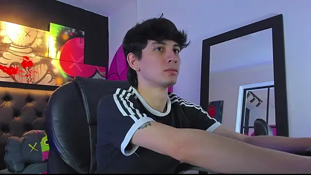 Santi delacruz online show from January 28, 2025, 3:46 pm