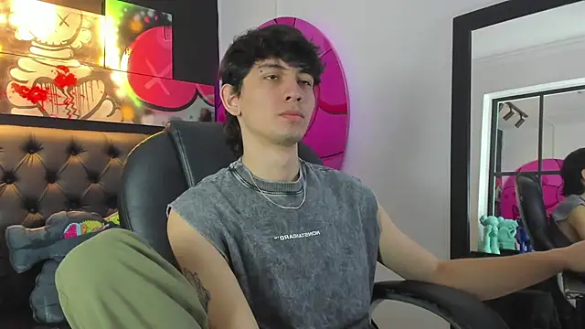 Santi delacruz online show from February 5, 2025, 3:20 pm