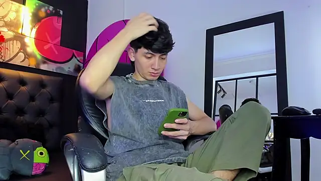 Santi delacruz online show from February 25, 2025, 2:44 pm