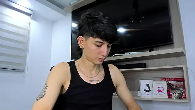 Santi delacruz online show from October 3, 2025, 5:15 am