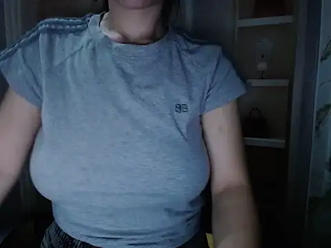 Love bug15 online show from April 17, 2026, 2:20 pm