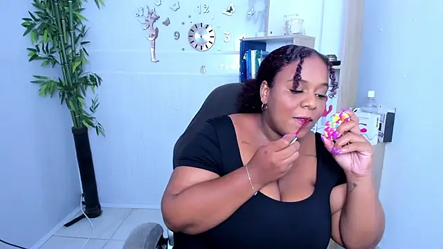 bbw charlote online show from August 6, 2026, 12:29 pm