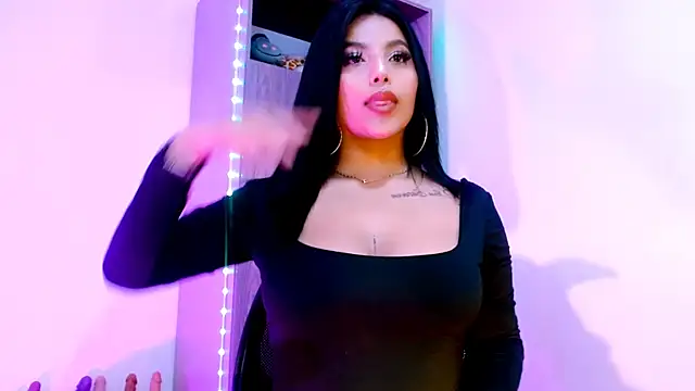 Candy beauty online show from May 15, 2026, 1:51 pm