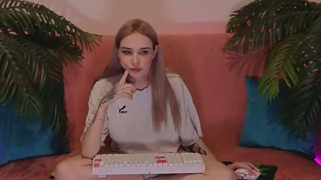 StellaSweetness online show from February 24, 2025, 2:58 pm