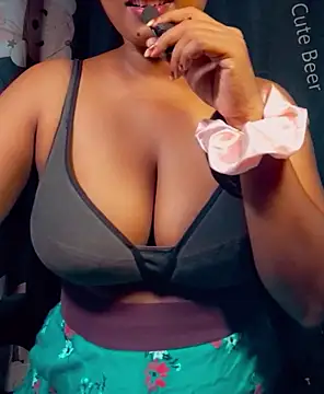 SLteena online show from March 18, 2026, 4:21 pm