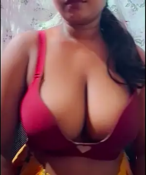 SLteena online show from May 18, 2026, 3:13 am