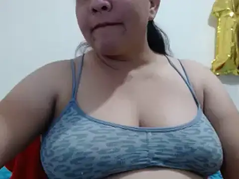 Snapshot of sonia__milk chatting on January 26, 2025, 5:34 am sonia milk online show from January 26, 2025, 5:34 am