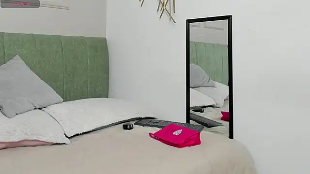 Sussanewolf online show from October 26, 2025, 1:17 pm