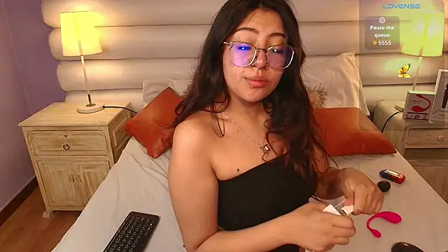 Snapshot of milan_sweet chatting on September 18, 2025, 11:29 pm milan sweet online show from September 18, 2025, 11:29 pm